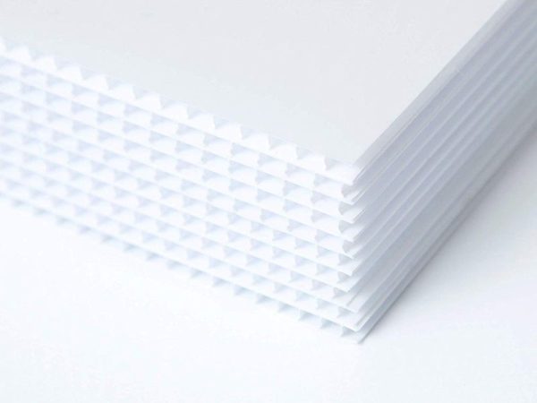 Blank Plain Correx Boards Pack of 20 (3mm) – White - Image 3